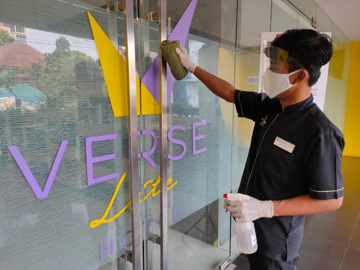 Verse Lite Hotel Gajah Mada Jakarta Exterior photo
