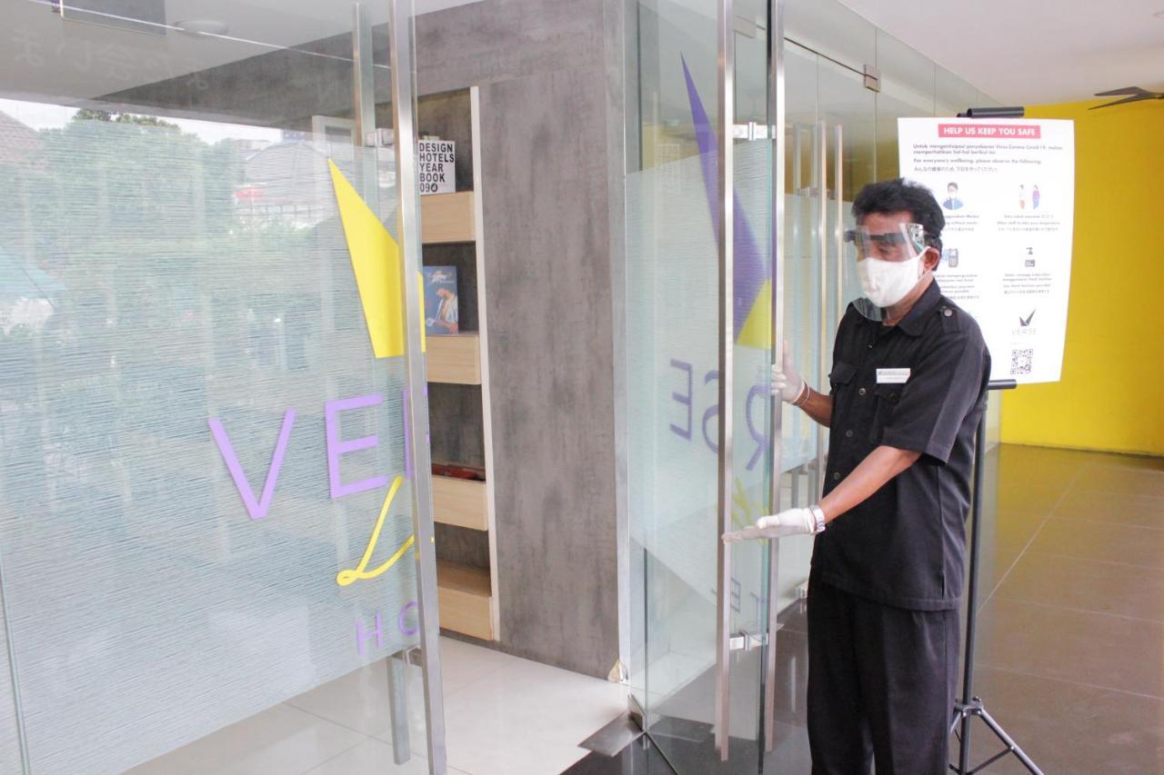 Verse Lite Hotel Gajah Mada Jakarta Exterior photo