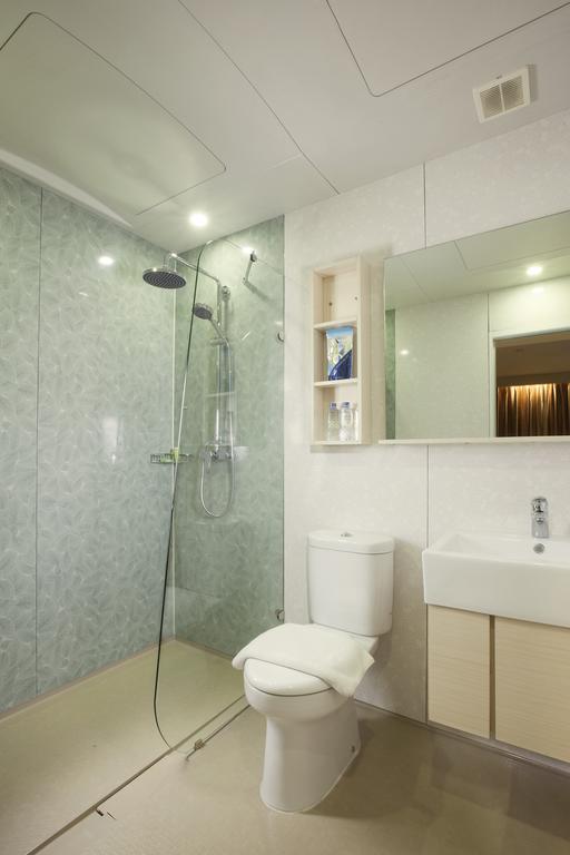 Verse Lite Hotel Gajah Mada Jakarta Exterior photo