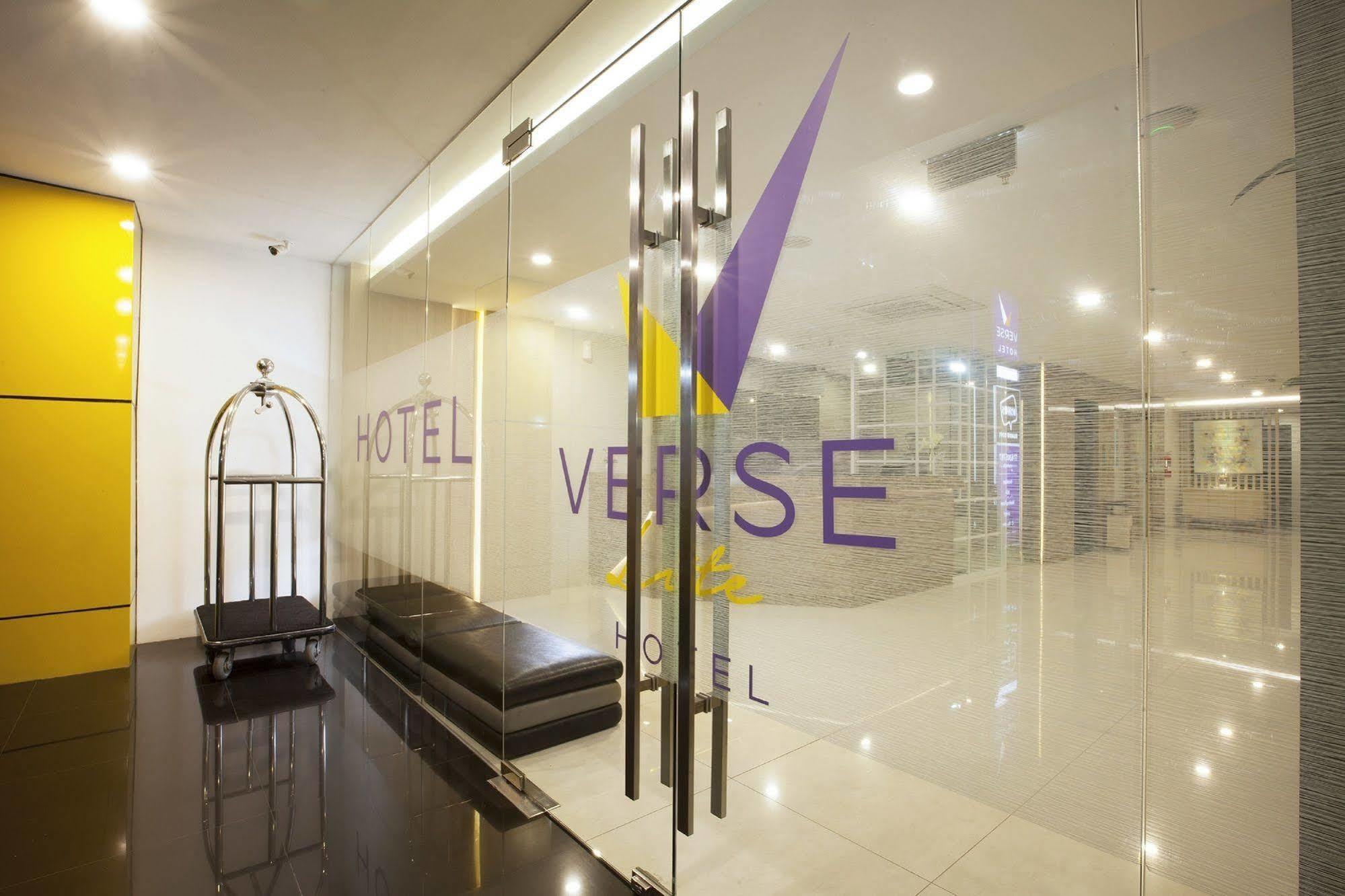 Verse Lite Hotel Gajah Mada Jakarta Exterior photo